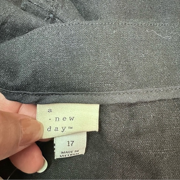 Elegant Black Women's Linen Blend Skirt - Picture 6 of 7